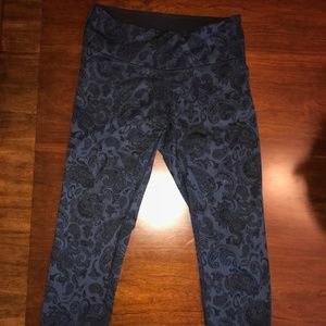 Lululemon Cropped Paisley Navy and Black